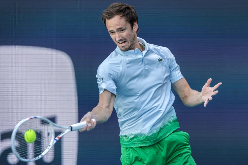 德甲-拜仁1-3遭逆转 先赛领先1分末轮决战定冠军.